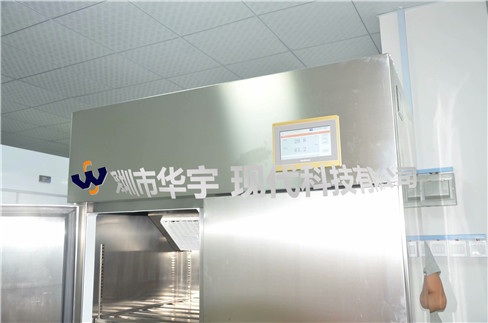 我司為江蘇某外資公司提供1000L帶PLC顯示控製美女被操视频软件(圖3)